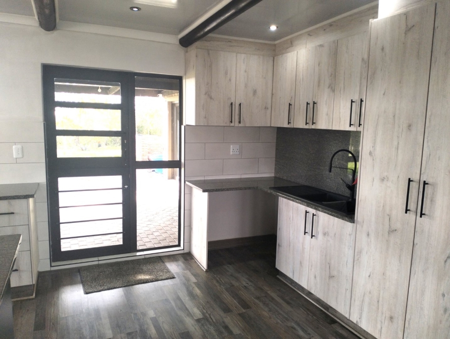 To Let 2 Bedroom Property for Rent in Aalwyndal Western Cape
